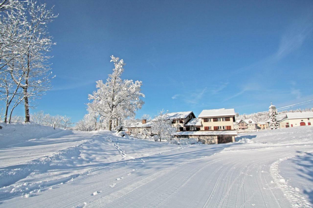 Village De Vacances Les Chevreuils Bellefontaine  Bagian luar foto